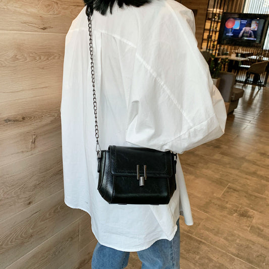 Simple Single Shoulder Crossbody Chain Bag