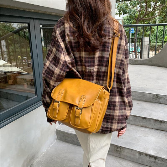 Women's Bag College Oil Leather Retro Bag Broadband Messenger Bag Large Capacity Shoulder Bag