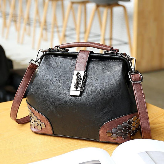 Ladies vintage leather shoulder bag